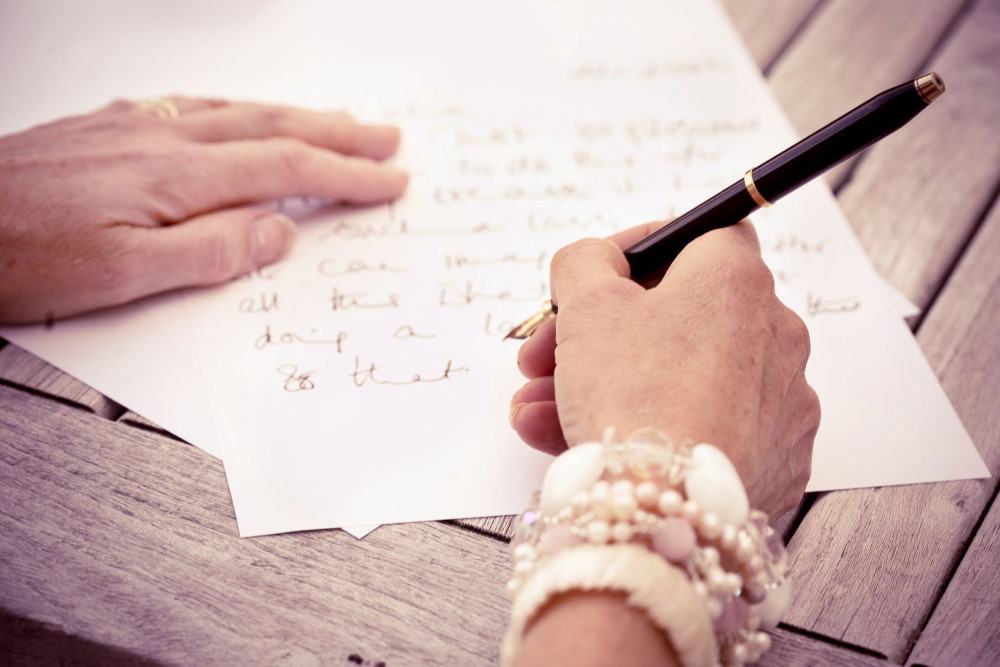 How to write letters in english